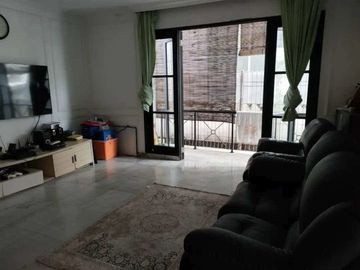 Disewakan rumah 3 lantai di Cipete Raya - Jakarta Selatan rumah 3 lantai di Cipete Raya - Jakarta Selatan