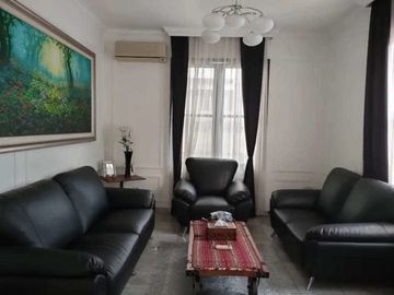 Disewakan rumah 3 lantai di Cipete Raya - Jakarta Selatan rumah 3 lantai di Cipete Raya - Jakarta Selatan