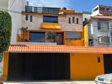 CASA EN VENTA EN LOMAS DE BELLAVISTA, Tlalnepantla