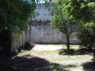 Fracción , ZONA CENTRICA EN JOSE LEON SUAREZ, 1/2 cuadra  ESTACION.se puede vender por separado