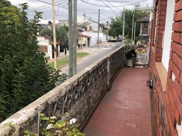 Casa PH en venta en Lomas del Mirador