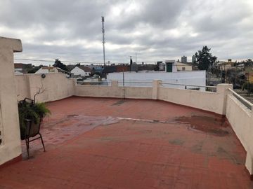 Casa PH en venta en Lomas del Mirador