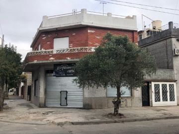 Casa PH en venta en Lomas del Mirador