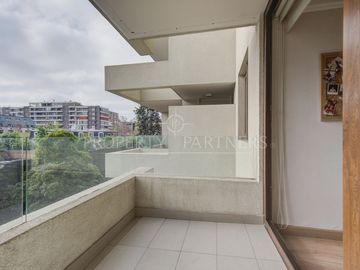 Moderno y luminoso, cercano a metro Inés de Suárez, Providencia