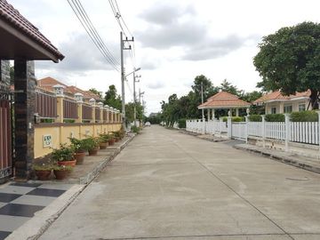 สุดคุ้มขายต่ำกว่าราคาประเมิน ที่ดินเปล่าเหมาะปลูกบ้านอยู่ในโครงการหรู