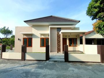 Rumah Cantik siap Huni dekat Kampus UAD 4