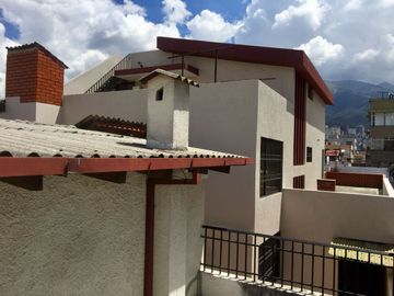 JIPIJAPA. CASA PRINCIPAL Y OTRA POSTERIOR.EN VENTA.
