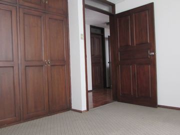 JIPIJAPA. CASA PRINCIPAL Y OTRA POSTERIOR.EN VENTA.