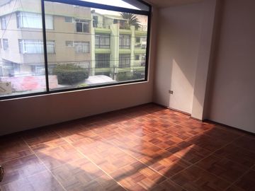 JIPIJAPA. CASA PRINCIPAL Y OTRA POSTERIOR.EN VENTA.