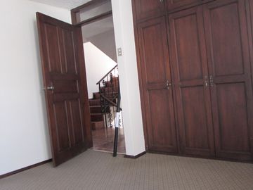 JIPIJAPA. CASA PRINCIPAL Y OTRA POSTERIOR.EN VENTA.
