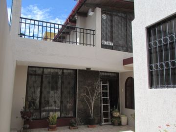 JIPIJAPA. CASA PRINCIPAL Y OTRA POSTERIOR.EN VENTA.