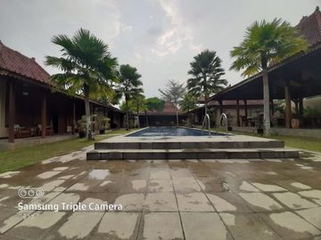 Joglo Mewah dan luas + kolam renang dekat Kampus UII