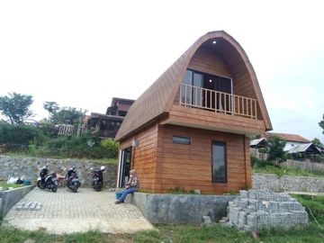 hunian unik untuk keluarga tercinta dibandung, di desain ala rumah sasak lombok