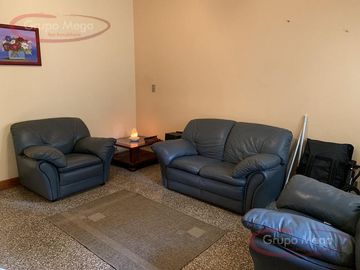 Excelente casa de 5 ambientes con patio,quincho y 2 terrazas