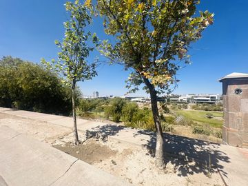 VENTA DE TERRENO EN CLUB DE GOLF