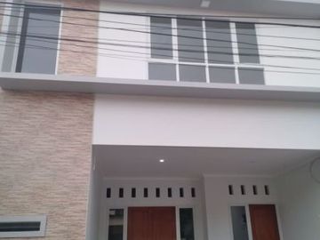 Dijual Rumah Baru Model Minimalis di Tebet Timur Jakarta