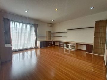 Di Sewakan Rumah Luxury 2 Lantai di Taman Kopo Indah 3 Bandung