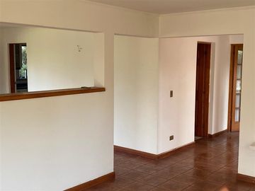AP765 210 m2 en 4000 de terreno, 3D 2B estar y servicios