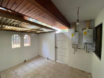 AP765 210 m2 en 4000 de terreno, 3D 2B estar y servicios