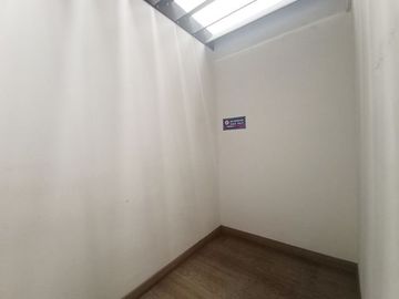 Di Sewakan Rumah Cocok Untuk Kantor 8 Kamar di Jl. Turangga Bandung