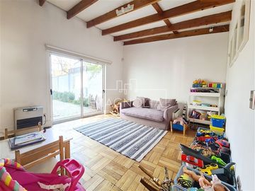 Casa en venta de 4 dorm. en Vitacura