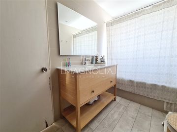 Casa en venta de 4 dorm. en Vitacura
