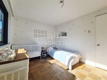 Casa en venta de 4 dorm. en Vitacura