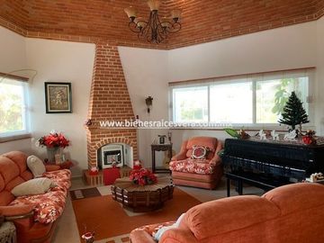 CASA EN VENTA EN TEQUISQUIAPAN EN GRANJAS RESIDENCIALES CECI