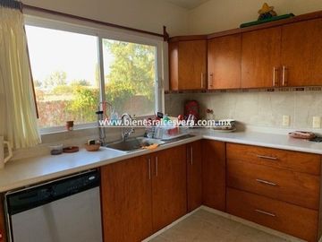 CASA EN VENTA EN TEQUISQUIAPAN EN GRANJAS RESIDENCIALES CECI
