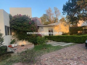 CASA EN VENTA EN TEQUISQUIAPAN EN GRANJAS RESIDENCIALES CECI