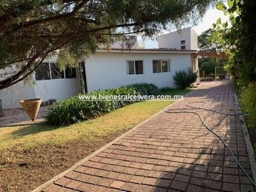 CASA EN VENTA EN TEQUISQUIAPAN EN GRANJAS RESIDENCIALES CECI