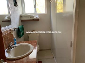 CASA EN VENTA EN TEQUISQUIAPAN EN GRANJAS RESIDENCIALES CECI