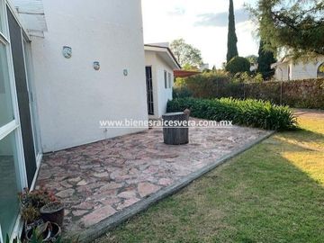 CASA EN VENTA EN TEQUISQUIAPAN EN GRANJAS RESIDENCIALES CECI