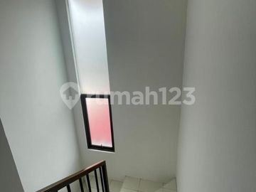 Dijual Rumah Minimalis 2 Lantai di BSD City The Icon
