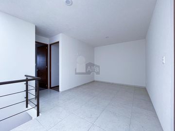 Casa en venta ubicada a 1 cuadra de Av. Tecnológico en Metepec