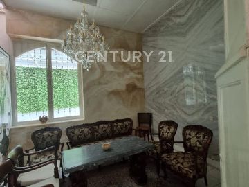 Legacy House  Menteng 685m2 Hadap Timur , 7 Kamar