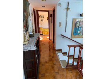 Chalet 4 ambientes con quincho