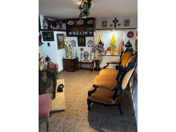 Chalet 4 ambientes con quincho