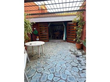 Chalet 4 ambientes con quincho