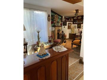 Chalet 4 ambientes con quincho