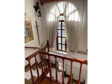 Chalet 4 ambientes con quincho
