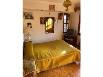 Chalet 4 ambientes con quincho