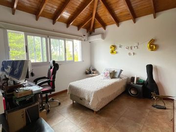 VENTA CASA DE 4 AMB BARRANCAS DE IRAOLA