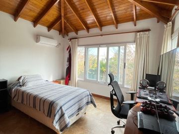 VENTA CASA DE 4 AMB BARRANCAS DE IRAOLA