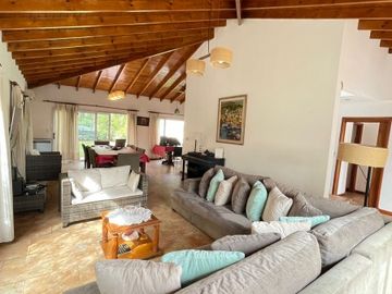 VENTA CASA DE 4 AMB BARRANCAS DE IRAOLA