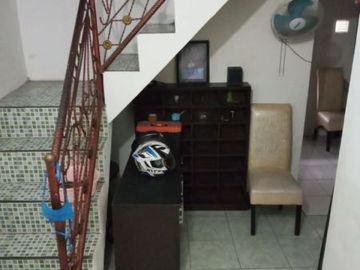 Rumah di kemanggisan dijual