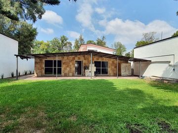 VENTA casa de un nivel en lujoso fraccionamiento