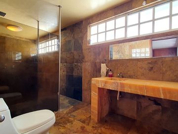 VENTA casa de un nivel en lujoso fraccionamiento