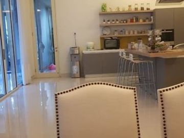 Dijual rumah mewah one gate di WBM Wiyung Surabaya