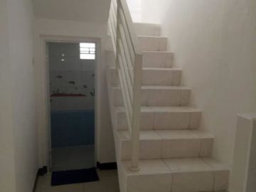 Rumah Minimalis medokan ayu Hadap Timur umsse